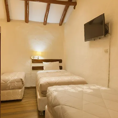 Naty\'S Guest House